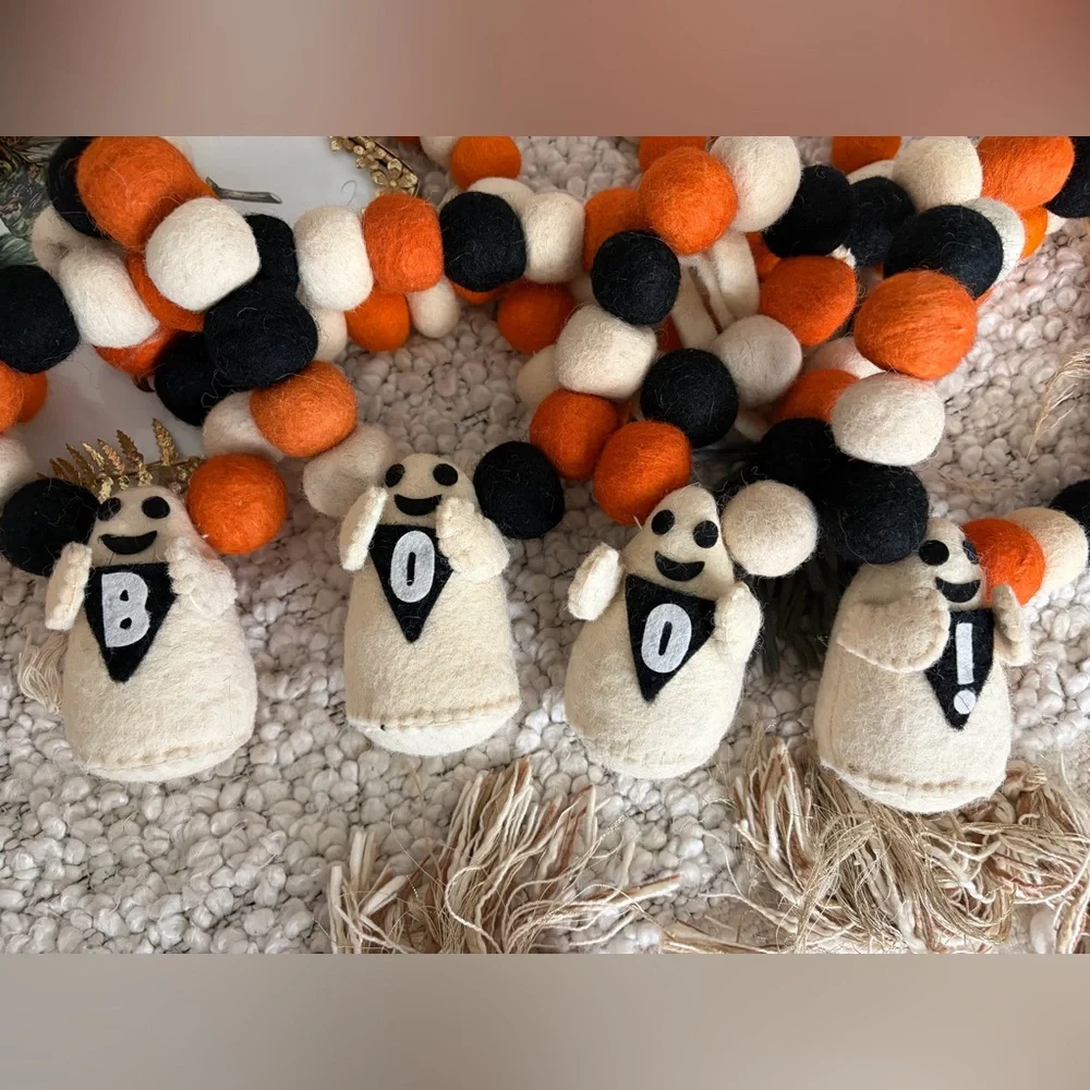 Lot of 2 Felt Pom Pom Halloween Ghost Garland - Picture 3 of 7